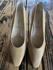VTG Rene Mancini Tan Leather Pumps Womens 38.5 Embossed