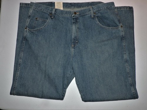 NEW Wrangler Men's Rugged Wear Regular Straight Blue Jeans Size 40 X 32 - Picture 2 of 3