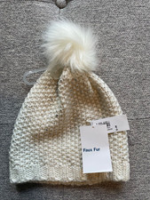 NWT Old Navy Little Girls Ivory/Silver Winter Hat Small-Medium