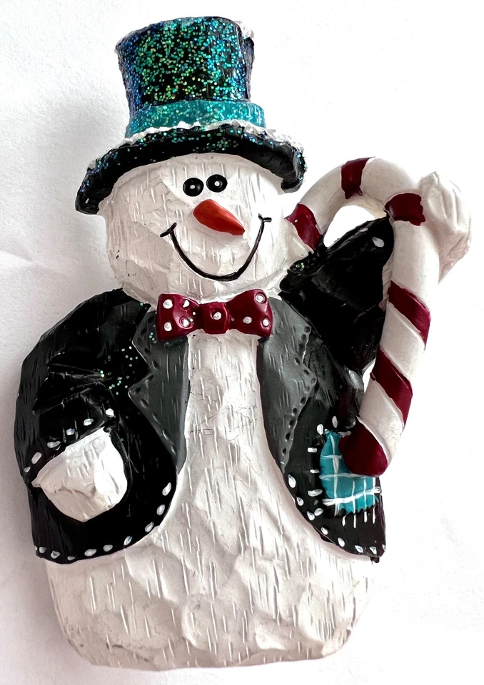 Broche navideño vintage muñeco de nieve con bastón de caramelo tallado resina dura Foto 2 de 3