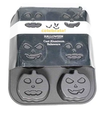 NEW Way To Celebrate Halloween Cast Aluminun Bakeware Walmart Pumpkin   Scuffs