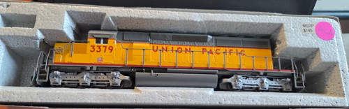 HO Scale Kato EMD SD40-2 w/Snoot Nose, Union Pacific, #3379. | Zustand: Used