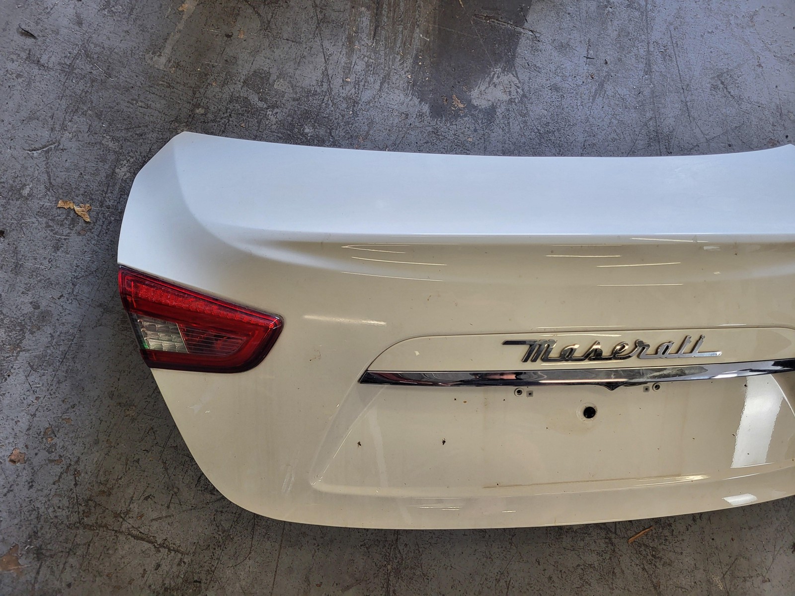 Used Oem Maserati Liftgate Tailgate Trunk Deck Lid Hatch for 2014-2020 Ghibli