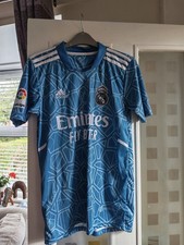 Real Madrid Goalkeeper Shirt Courtois #1 Size 176cm (14 years)
