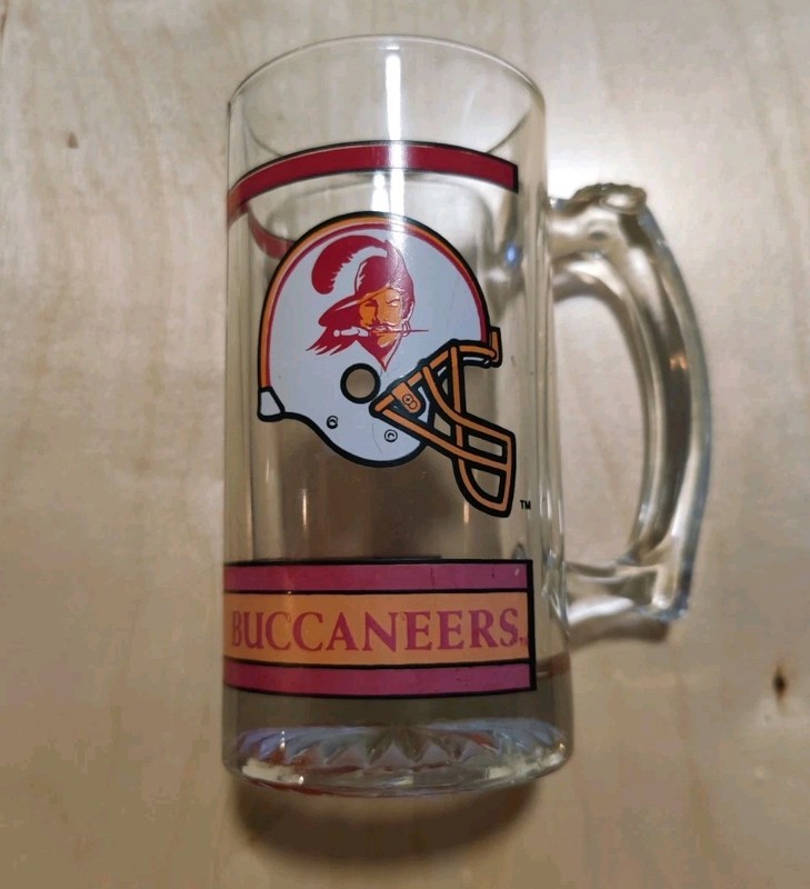 VINTAGE Tampa Bay BUCCANEERS NFL Beer Glass
