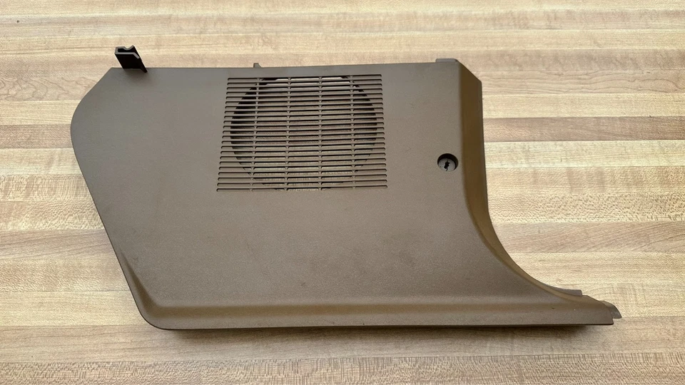 BMW 325is 1994-1999 lado del pasajero derecho panel de retroceso altavoz rejilla cubierta beige Foto 2 de 4