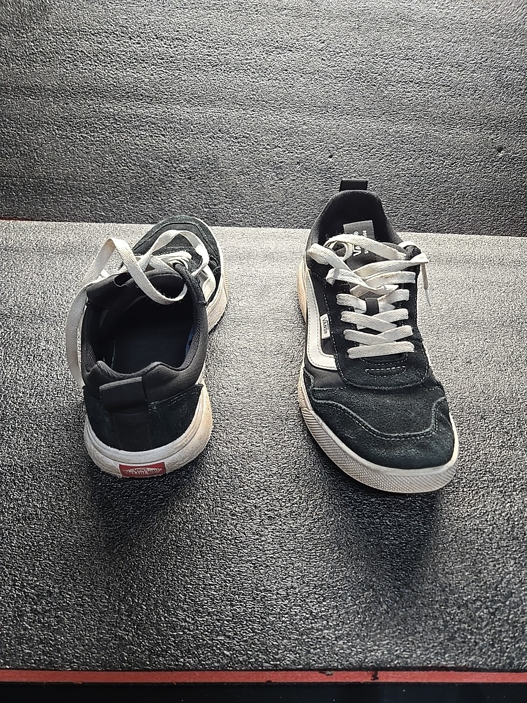 Vans Ultrarange Mens Size 9.5  Black