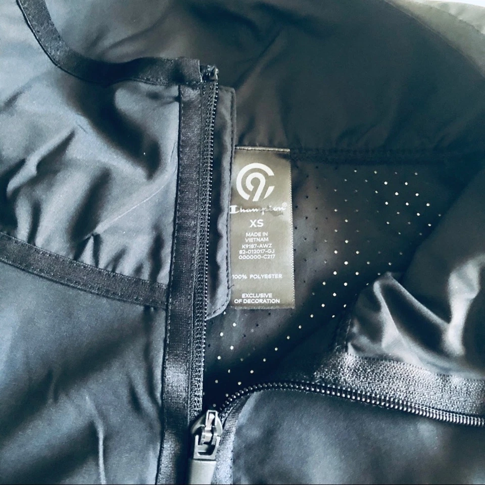 NEW Champion C9 Women's XS Activewear Outdoor Running Vest Black Lightweight - Image 4 of 4