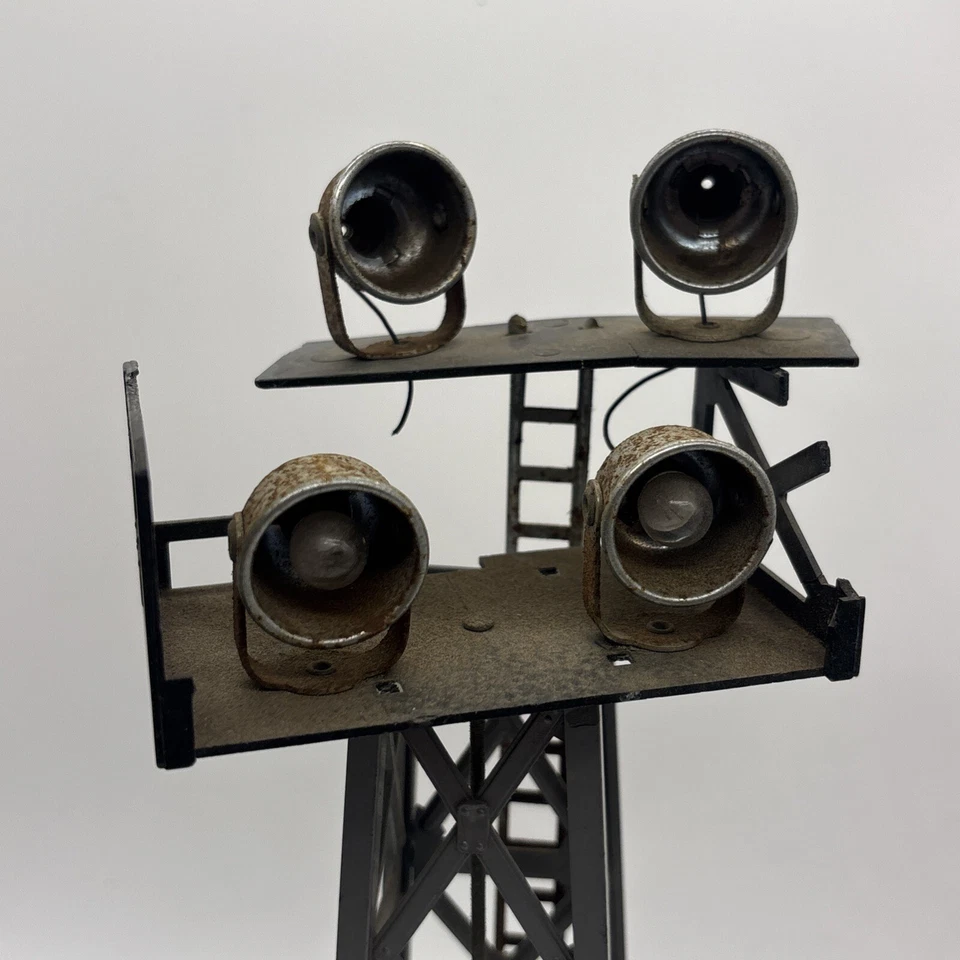 Vintage Marx Post War Railroad Flood Lamps No Box Needs repair As Is - Image 2 of 4