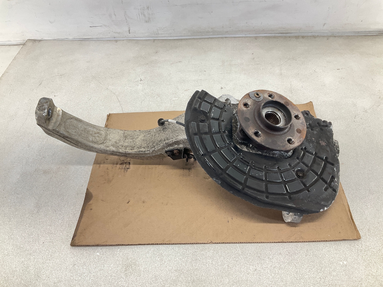 17-20 MASERATI Levante Front Right Passenger Spindle Knuckle OEM