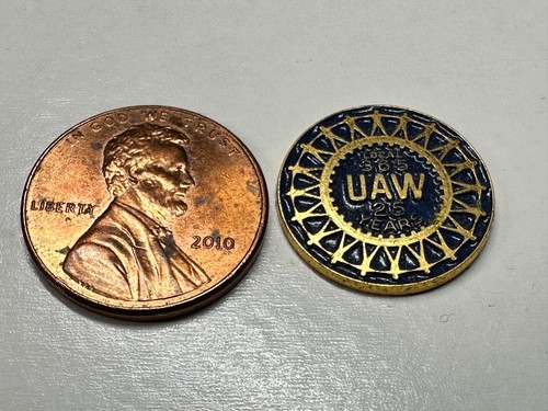 Vintage UAW United Auto Workers Local 365 25 Year Service Lapel Hat Pin Tack - Picture 2 of 2