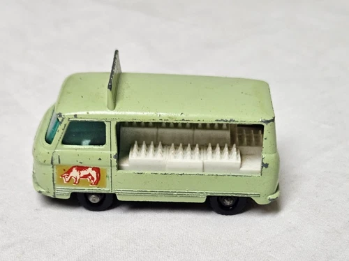 Vintage 1961 Matchbox Lesney Diecast No.21 Green Commer Bottle Float Milk Truck