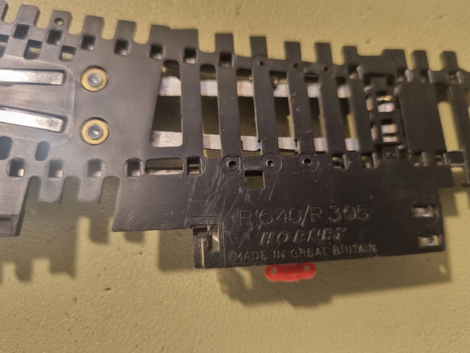 VINTAGE HORNBY RAILWAYS LEFT HAND POINT (TURNOUT) R640 BOXED 00/HO Scale - Image 4 of 4