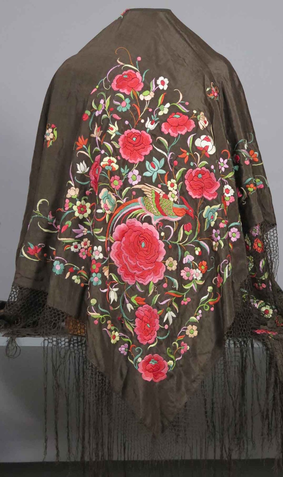 MANTON DE MANILA. BORDADO. FINALES SIGLO XIX