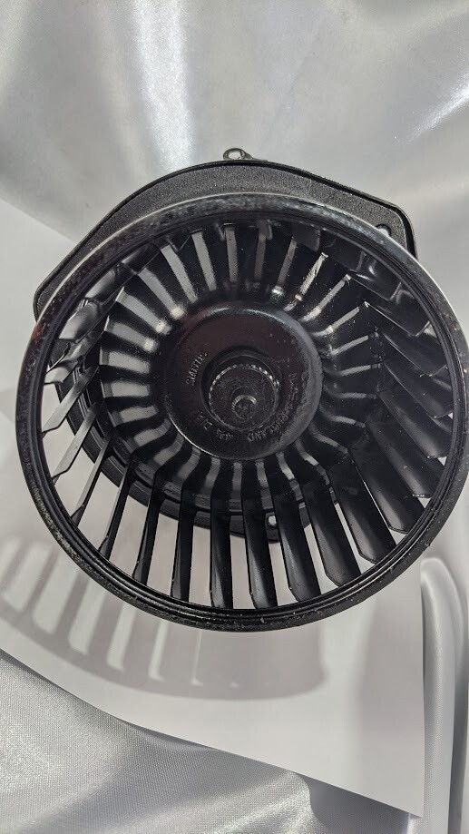 65 TO 80 ROLLS ROYCE SILVER SHADOW AC HEATER & BLOWER FAN MOTOR COMPLETE UD14838