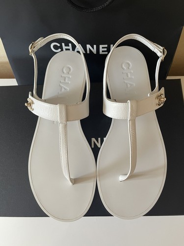 NIB CHANEL Slingback Thong Sandals White Leather Turn Lock CC Logo EU 39.5 US 9 - Picture 5 of 9