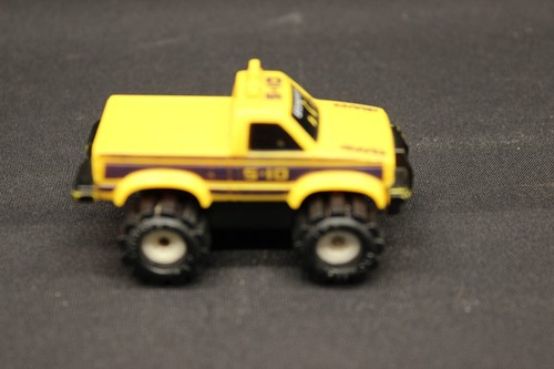 Schaper Stomper Yellow Chevrolet S-10 4WD | eBay