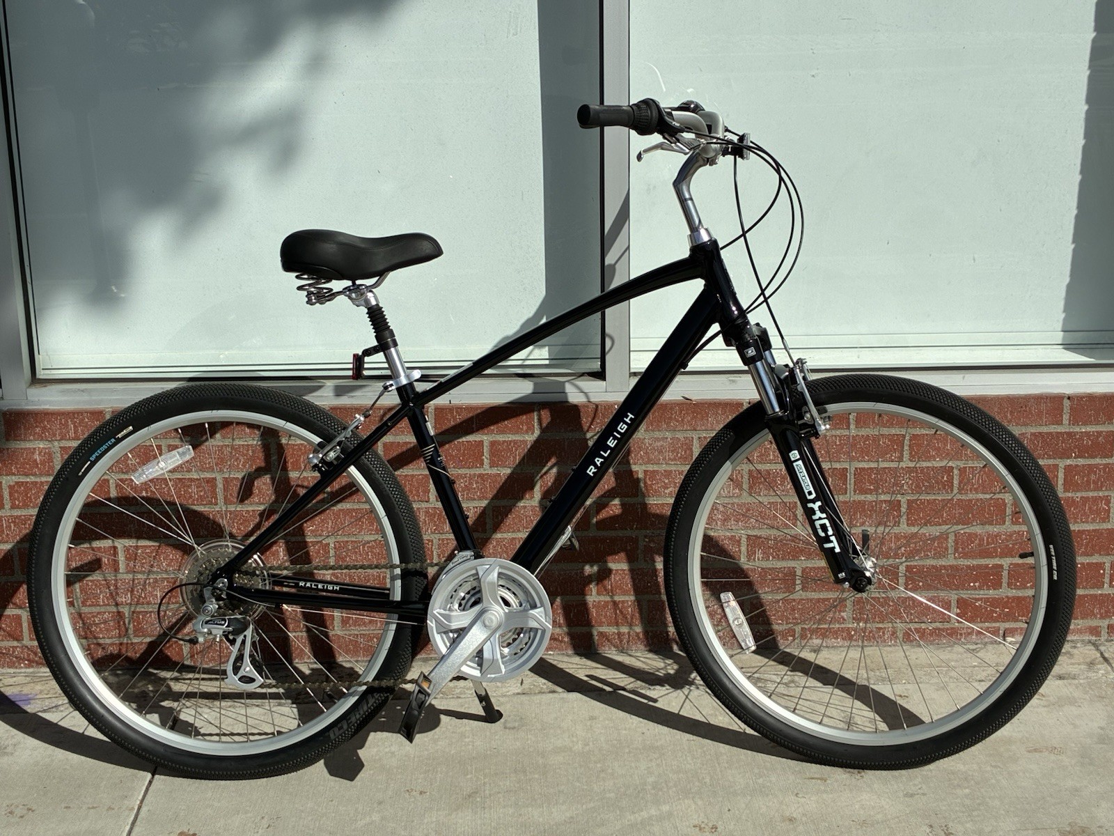 Raleigh Venture 2 Comfort Bike Aluminum Frame Men&rsquo;s Size Medium Black New 