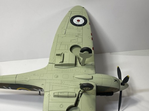 Motorworks Supermarine Spitfire Mk.I 21st Century Toys 1:18 Scale Model w/Pilot - Picture 21 of 22