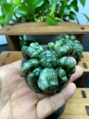 1pc Natural Green Jade Quartz Carved spider Skull Crystal Reiki healing gift