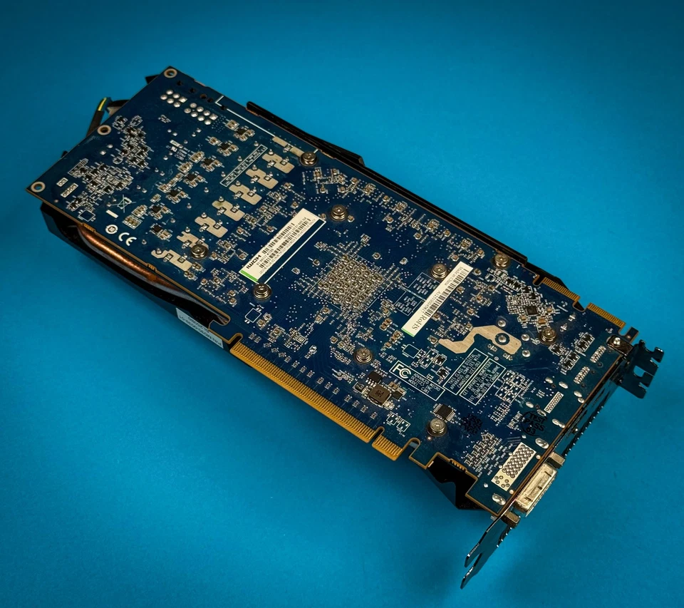 Sapphire Radeon HD 7950 Dual X / Flashed for Mac Pro 5,1 / 3GB GDDR5 - Image 3 of 3