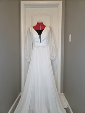 Pre-Owned White Wedding Dress Size Large Long Sleeve Lace