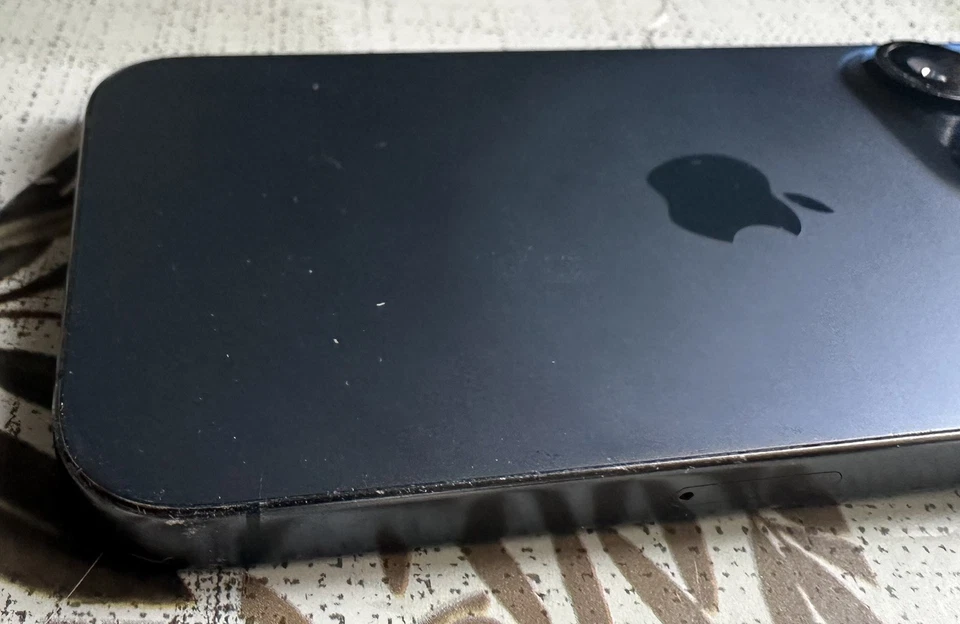 Apple iPhone 15 Pro · 128GB, photo 3 sur 5