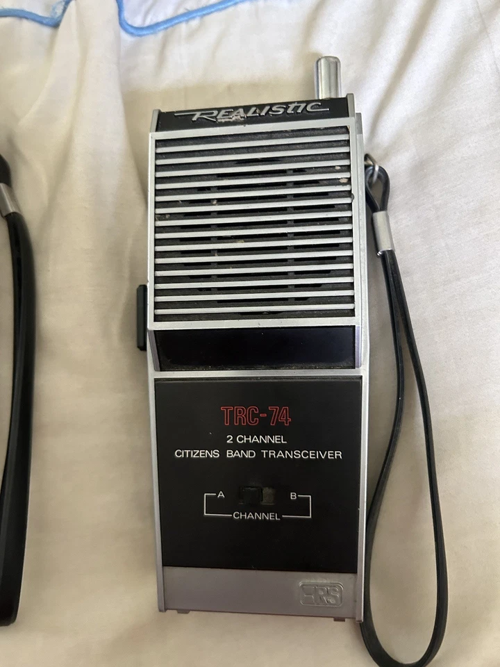 Transceptor de banda ciudadana realista TRC-74 2 canales Foto 3 de 4