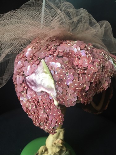 Vintage 1950’s Iridescent Pink Blush Sequin Bandeau Hat W Veil Wedding/ Bridal - Picture 3 of 9