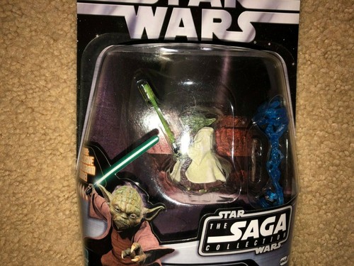 (1) STAR WARS THE SAGA COLLECTION AOTC EPISODE II YODA W/LIGHTSABER 019 NIP - Picture 3 of 3