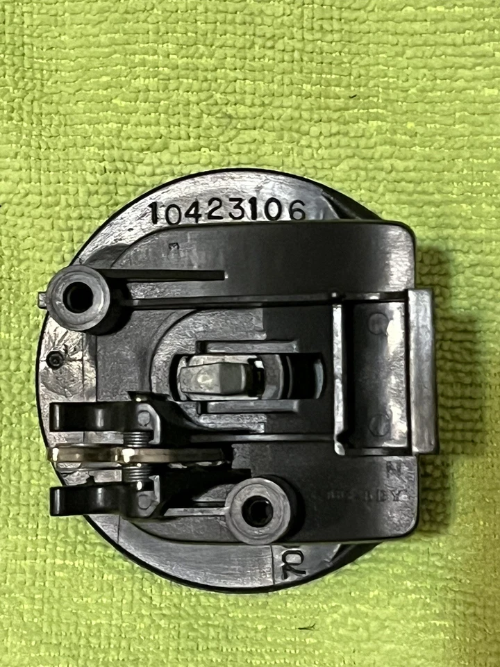 Pontiac Grand Prix 2004-2008 guantera pestillo compartimento bloqueo mango OEM NEGRO Foto 3 de 4