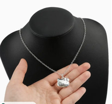HELLO KITTY SILVER PLATED LOCKET NECKLACE WALT DISNEY WORLD JEWELRY CRUISE CAT