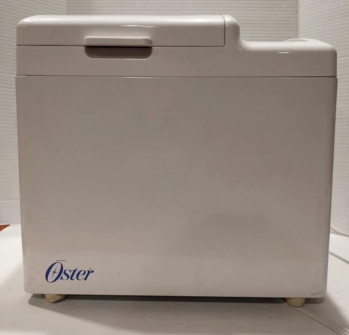 Sunbeam-Oster Automatic Breadmaker (Model 4811) 630W 120V 60Hz Style #BM-200