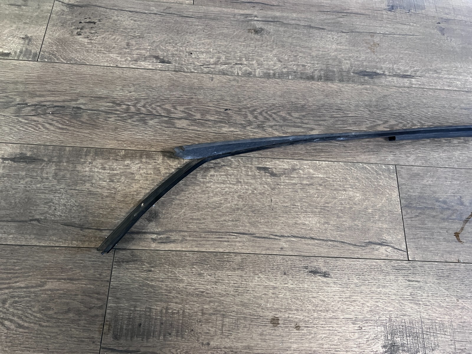 LAMBORGHINI HURACAN PASSENGER RIGHT ROOF MOLDING SEAL MOULDING OEM 4T88817602C