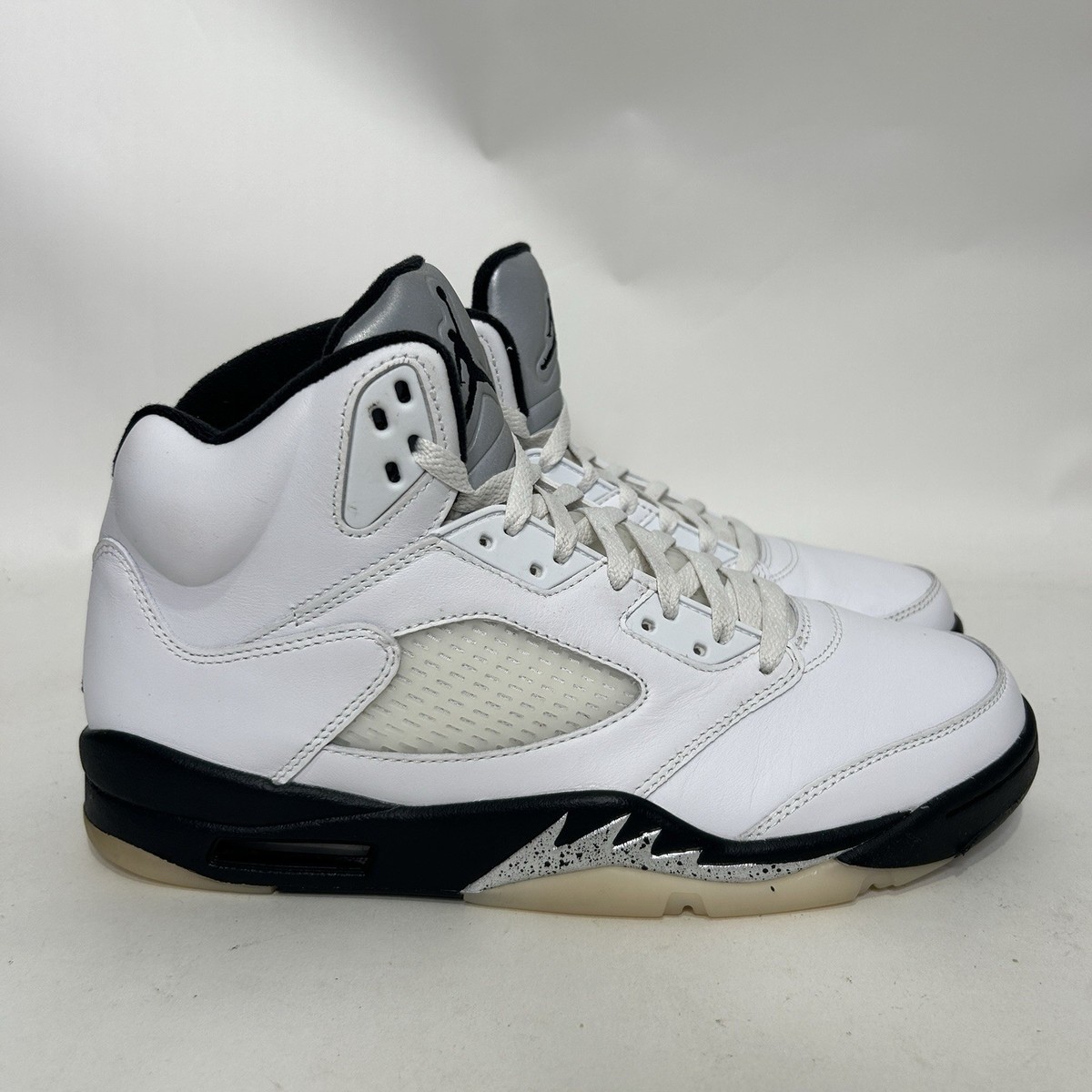 未使用【希少品・サイズ30】Nike Air Jordan 5 Retro OG Nike Air Jordan 5 Retro OG “Reverse Metallic/White Black” DD0587