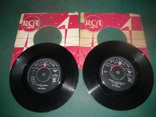 JIM REEVES 7" SINGLES LOT OF 2 DISTANT DRUMS/THERE'S A HEARTACHE FOLLOWING ME