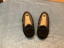 UGG Moccasin Slippers Womens Black Suede Sheepskin Lined Sz 9 worn 5x 