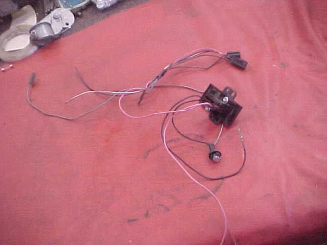 Bisel interruptor de control de crucero OEM GM 77 78 79 80 OLDS 98 Delta 88 CABLE OLDSMOBILE Foto 2 de 4