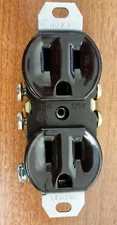 2-pack Leviton Brown Duplex Receptacle Outlet (NO EARS) 15A 5-15R #5320[400-585]