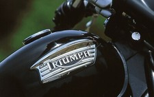 TRIUMPH Bonneville T100 Black Edition