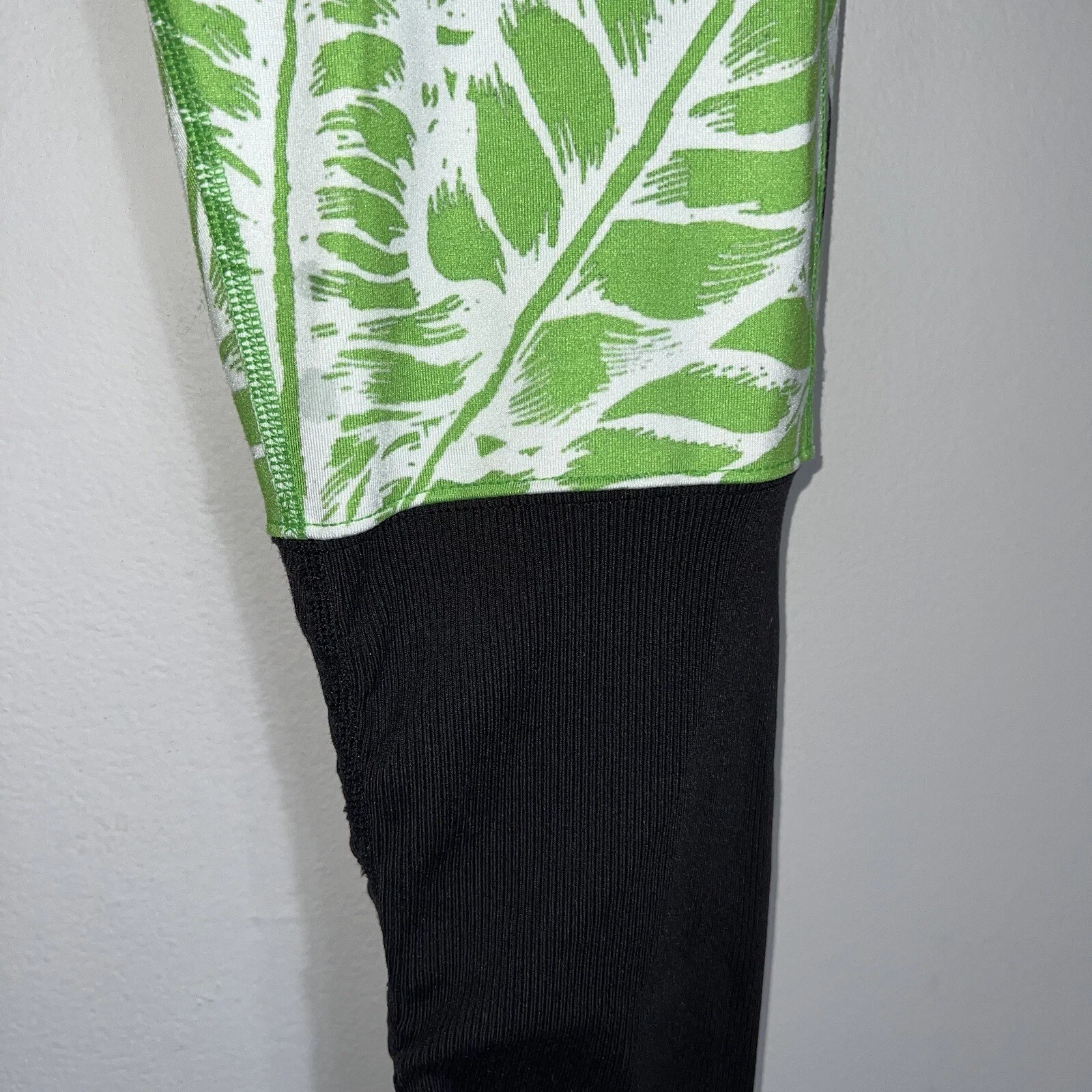 alo-yoga goddess palm beach print high rise ruched leggings