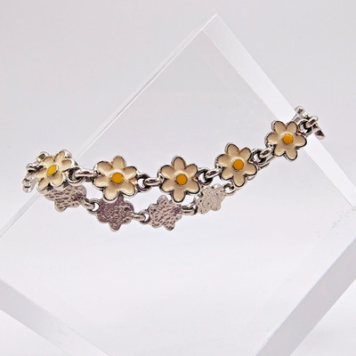 Daisy Link Bracelet White Enamel Silver Tone Y2K 90s Style Flower Coquette