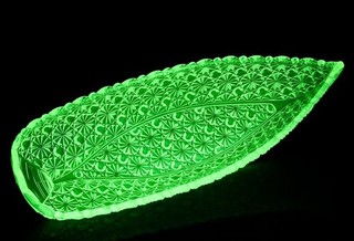 ANTIQUE HOBBS BROCKUNIER VASELINE URANIUM DAISY BUTTON CANOE BOAT FORM BOWL DISH