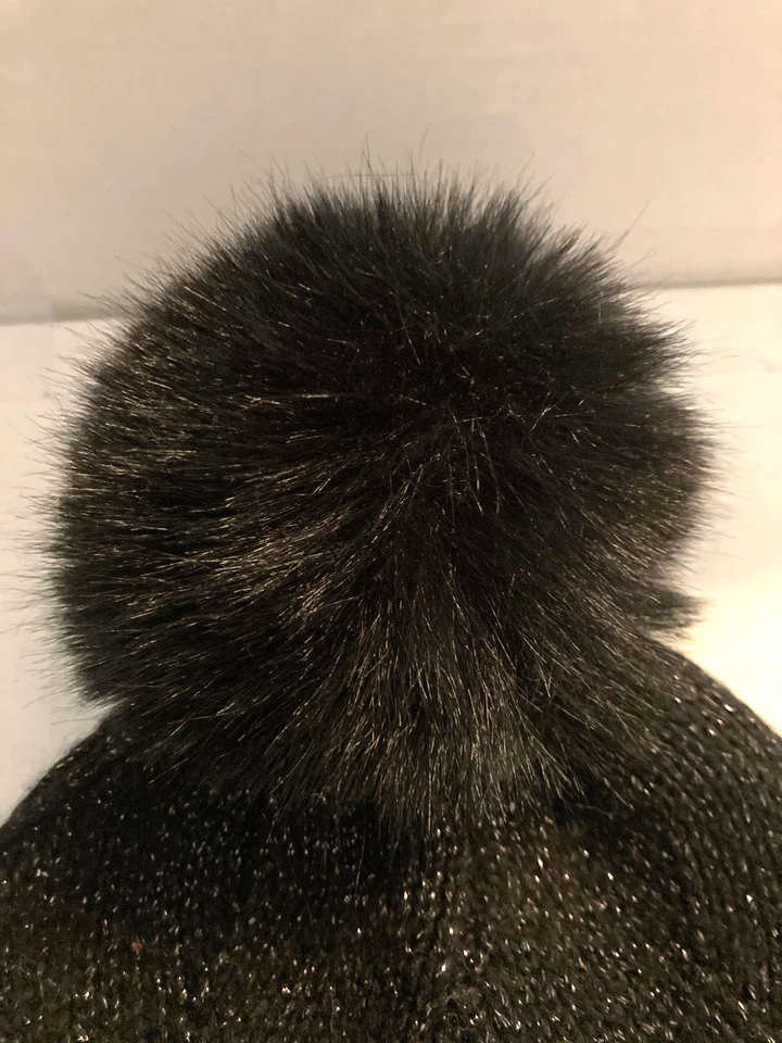 Sombrero pompón negro hilo metálico Calvin Klein para mujer talla O/S Foto 4 de 4
