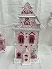 LOVE  CUPCAKES LED Light Up Pastel Pink Gingerbread House 14  Valentine  s New