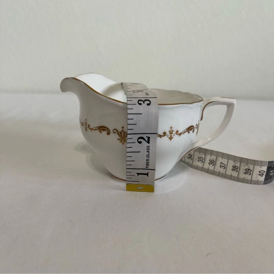 Фарфоровый сливочник Royal Worcester Elegant White and Gold Chantilly - Изображение 3 из 4