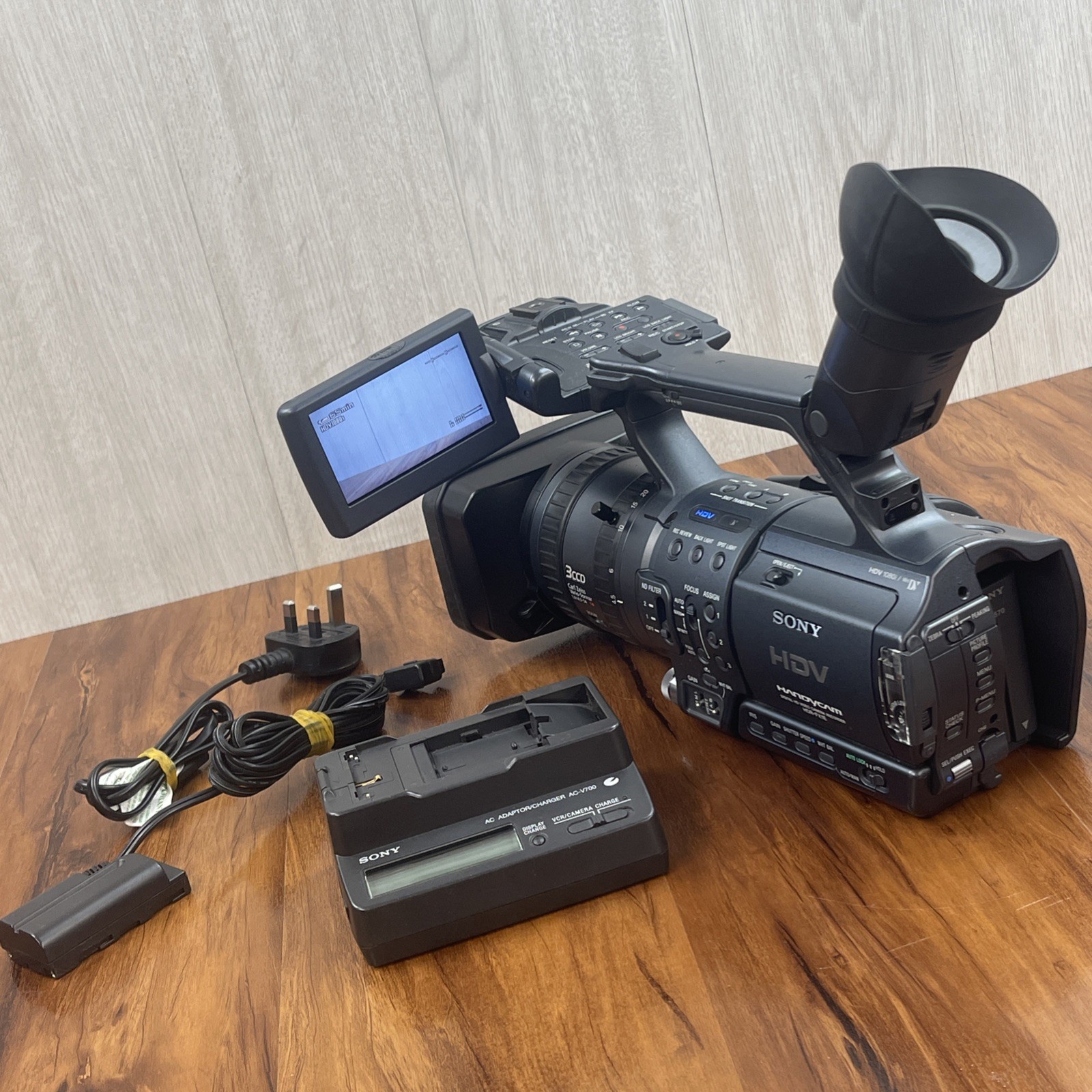 Sony HDR-FX1E MiniDV HDV 1080i Digital Video Camcorder&Charger-Partially Working