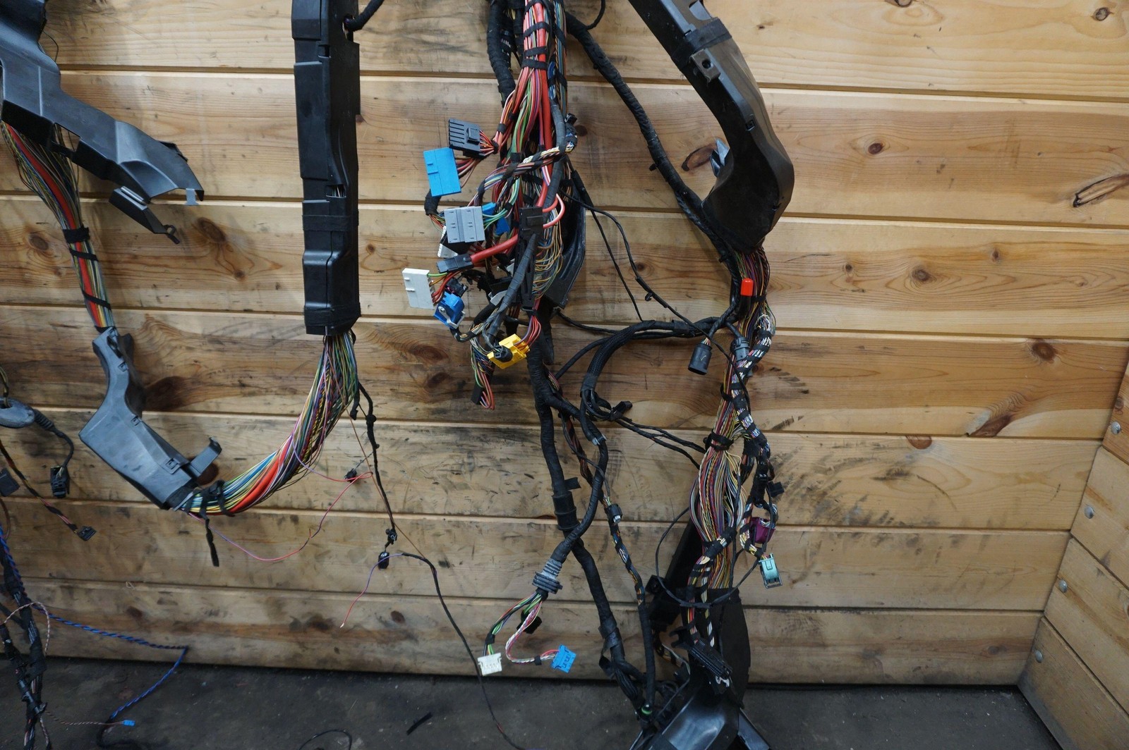 Main Body Chassis Wire OEM 61112183391 Rolls Royce Ghost Series I 2010 *Note