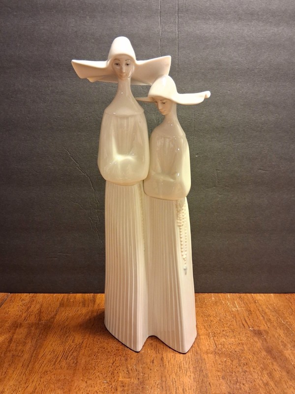 LLADRO PORCELAIN "Two Nuns" White Ribbed 13" Fulgencio Garcia DAISA SPAIN VTG