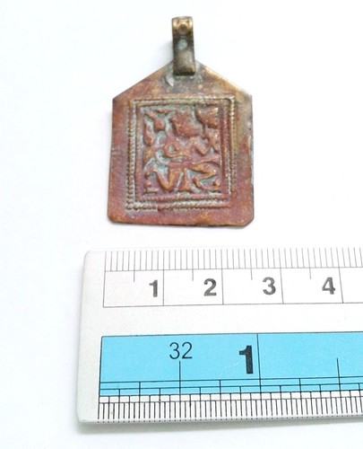 Antiguo colgante de bronce de 2,5 cm x 4 cm talla de amuleto talla antigüedades coleccionables - Imagen 5 de 5